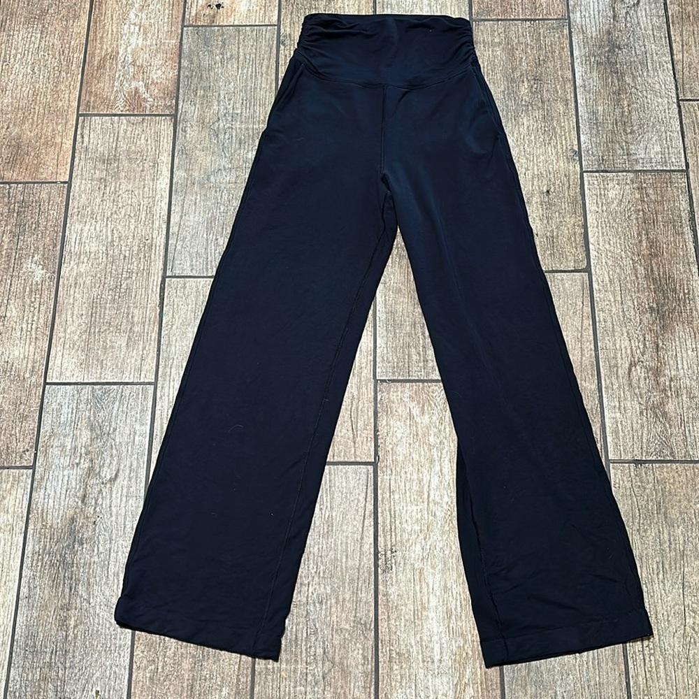 Lululemon Women’s Sz 6 Black Take It Easy Pants